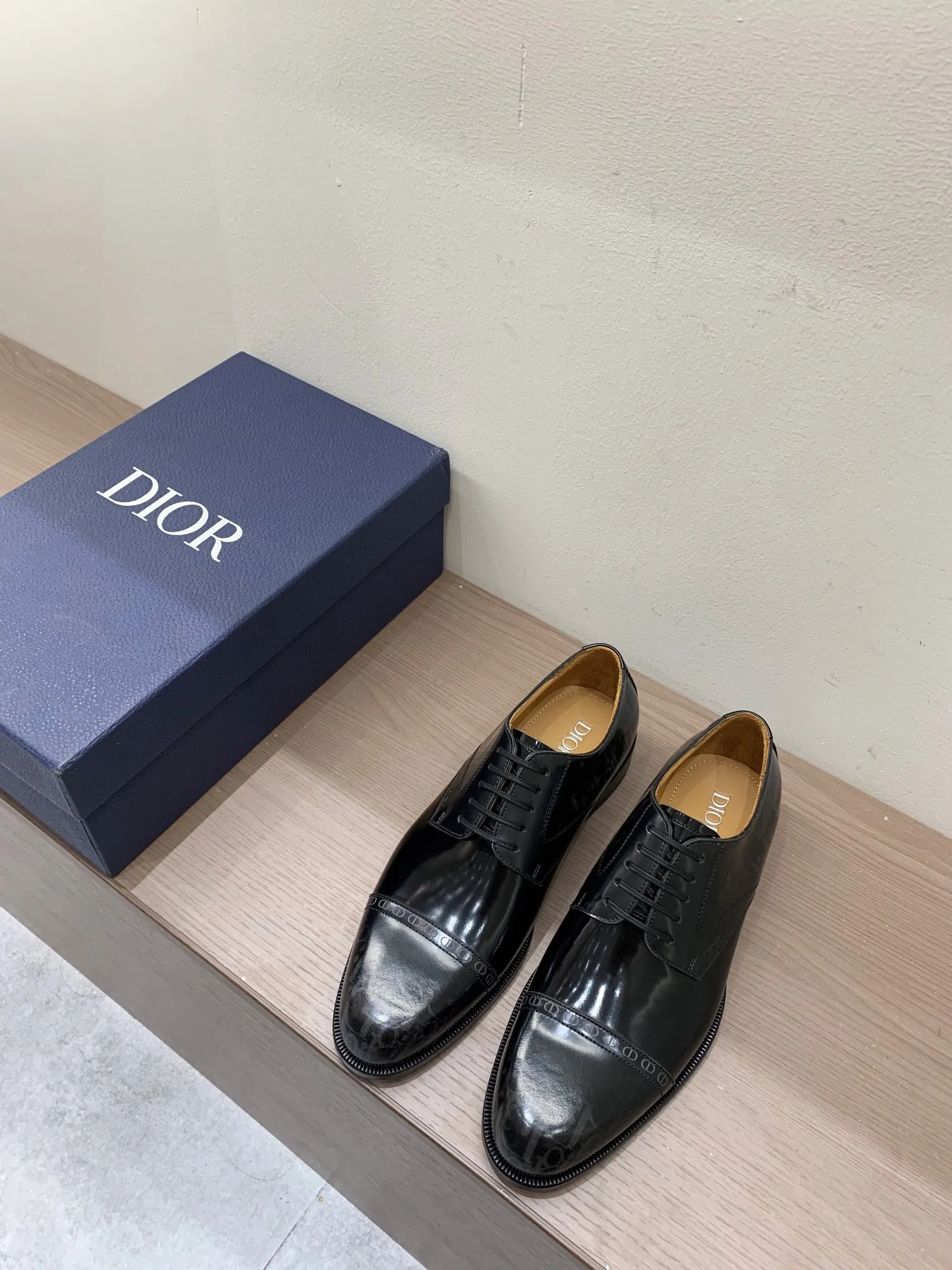 [Dior] Top P: 960💰 Standard code 39-44 (38.45.46 custom-made, non-returnable and non-exchangeable) Dior Dior's latest high-end men's boutique casual leather shoes, imported cowhide upper, water-dyed cowhide lining, imported leather outsole, perfect details are impeccable.